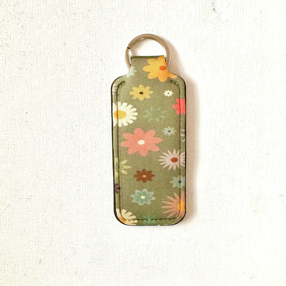 Daisies Green Chapstick Holder Keychain Ring / Boho Lip Balm Holder Accessory - Picture 3 of 3